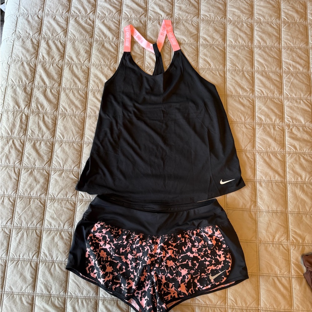 Nike Dri-Fit Women's Activewear Set Shorts and Tank Top Set Size LARGE